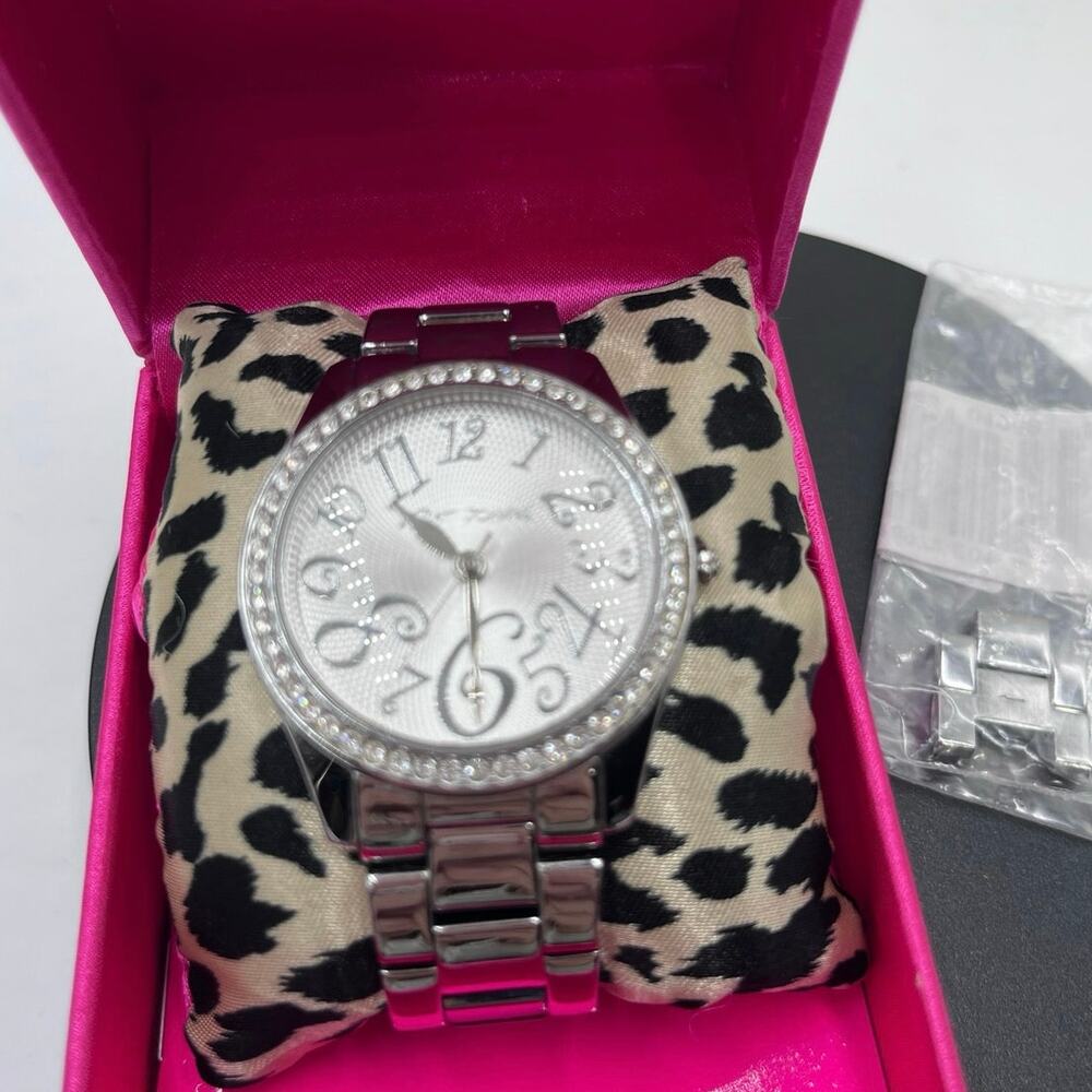 Betsey‎ Johnson Women's BJ4128 Crystals Bezel Stainless Steel Bracelet
Watch
